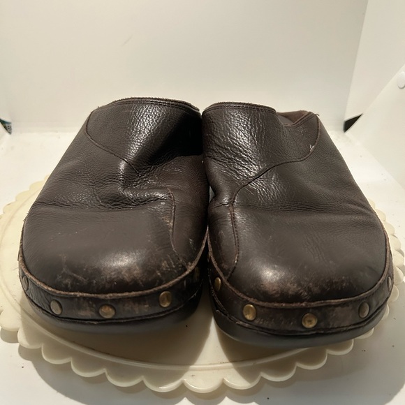 FITFLOPS brown leather uppers mules slides has had a lot of wear/flawed size 9 - Picture 1 of 8